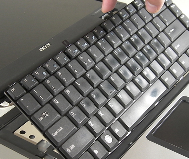 Výměna klávesnice na notebooku